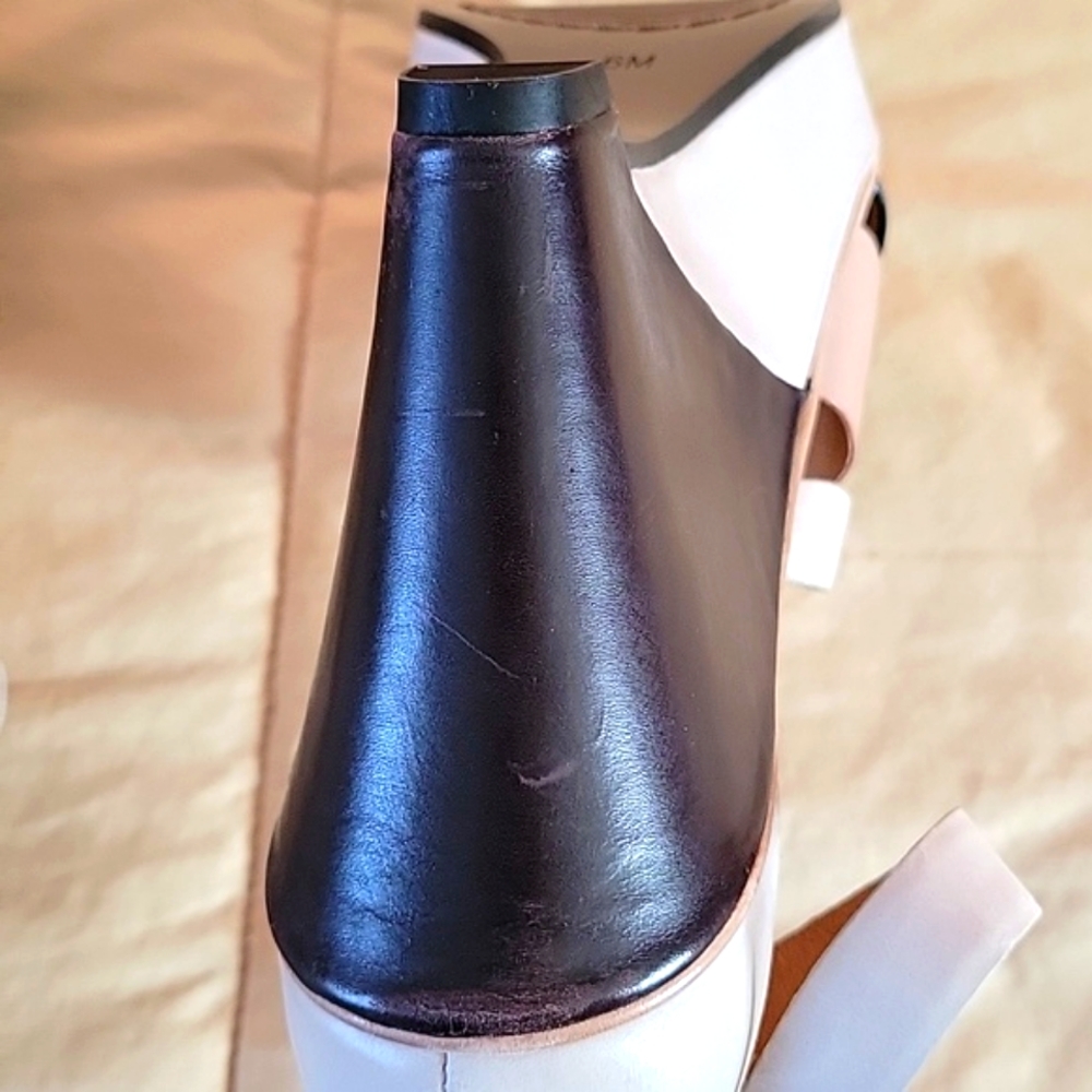 B.Makowsky wedge sandals. Never used. Size 6M - Picture 5 of 5